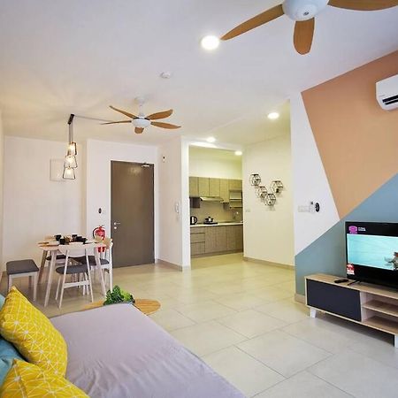Astetica Pool & Lake View High Floor 100Mbps Wifi Netflix Seri Kembangan Eksteriør billede