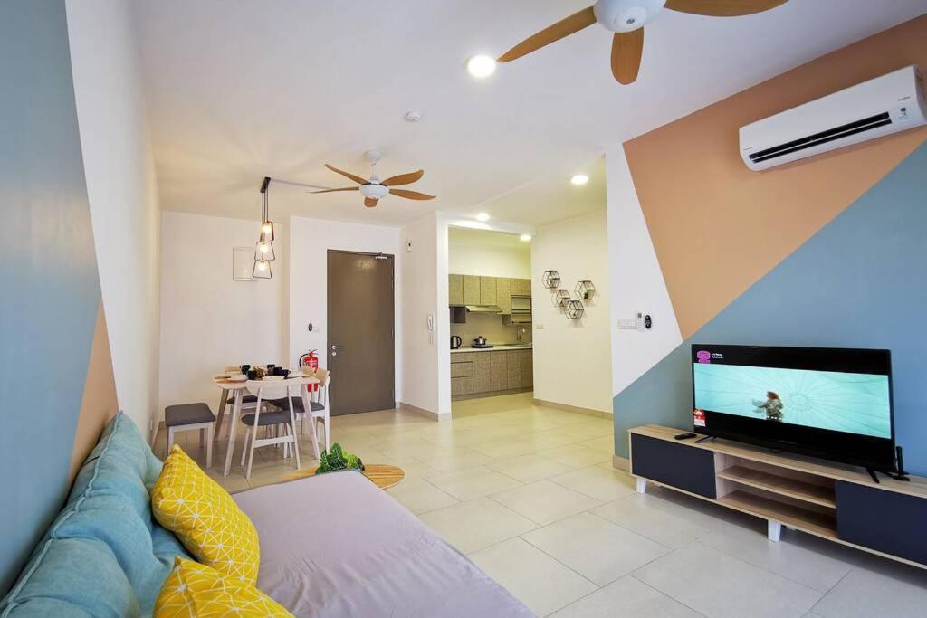 Astetica Pool & Lake View High Floor 100Mbps Wifi Netflix Seri Kembangan Eksteriør billede