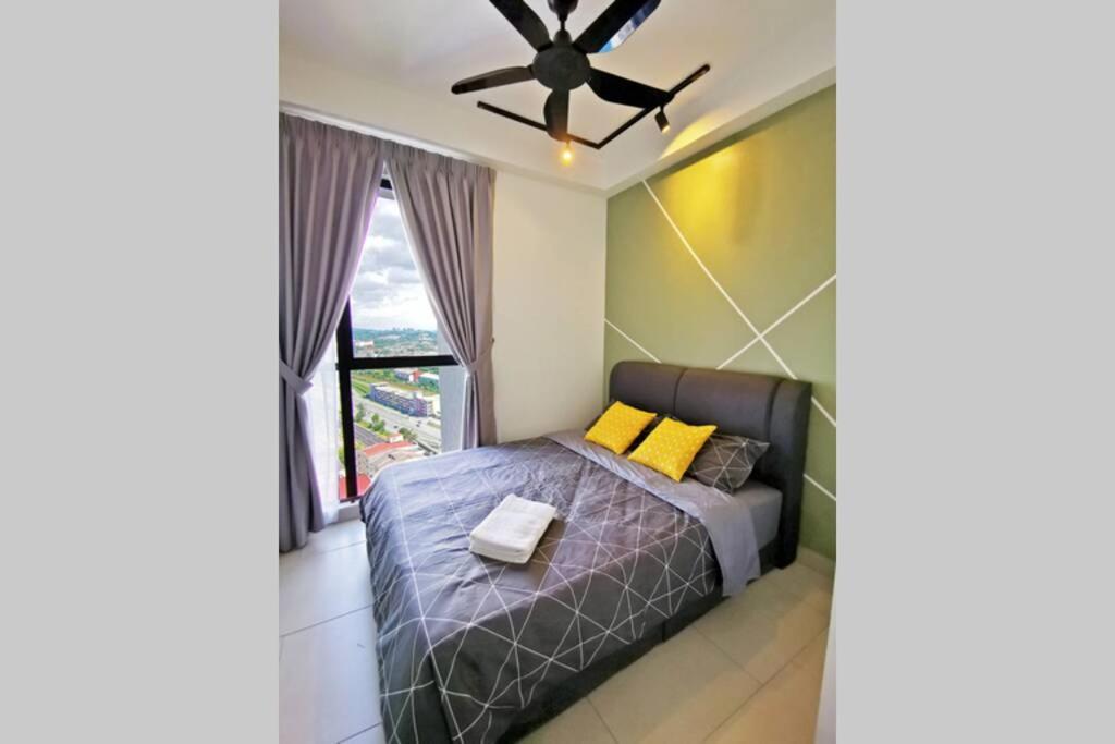 Astetica Pool & Lake View High Floor 100Mbps Wifi Netflix Seri Kembangan Eksteriør billede