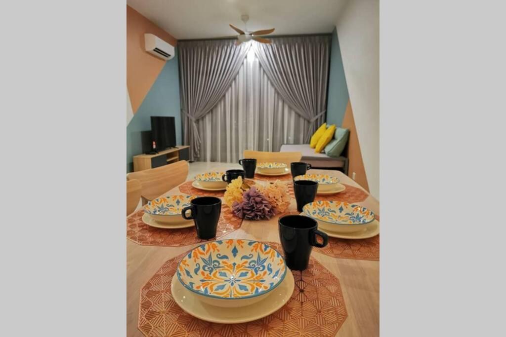 Astetica Pool & Lake View High Floor 100Mbps Wifi Netflix Seri Kembangan Eksteriør billede