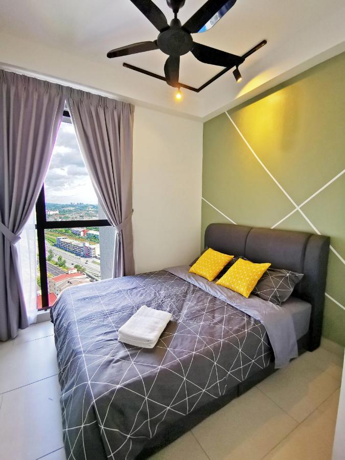 Astetica Pool & Lake View High Floor 100Mbps Wifi Netflix Seri Kembangan Eksteriør billede