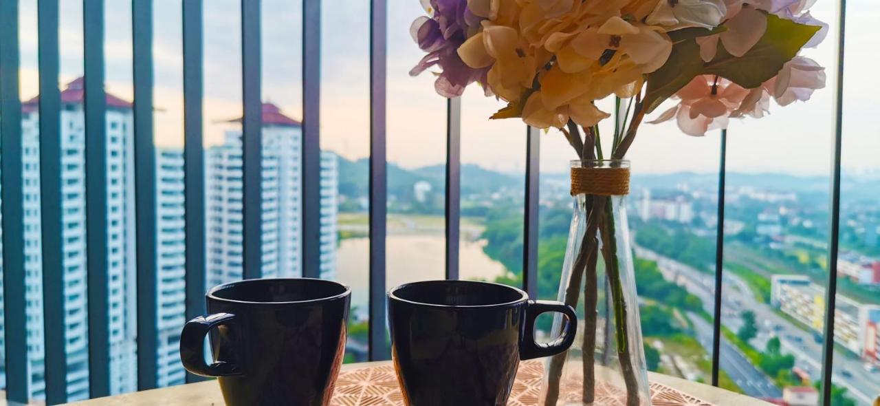 Astetica Pool & Lake View High Floor 100Mbps Wifi Netflix Seri Kembangan Eksteriør billede